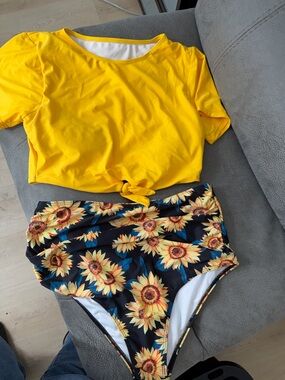 SHEIN Yellow and White Floral Swim Set